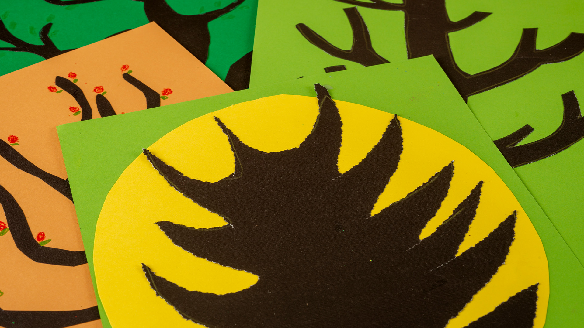 Ağaç Silüeti Kompozisyonu görsel 0