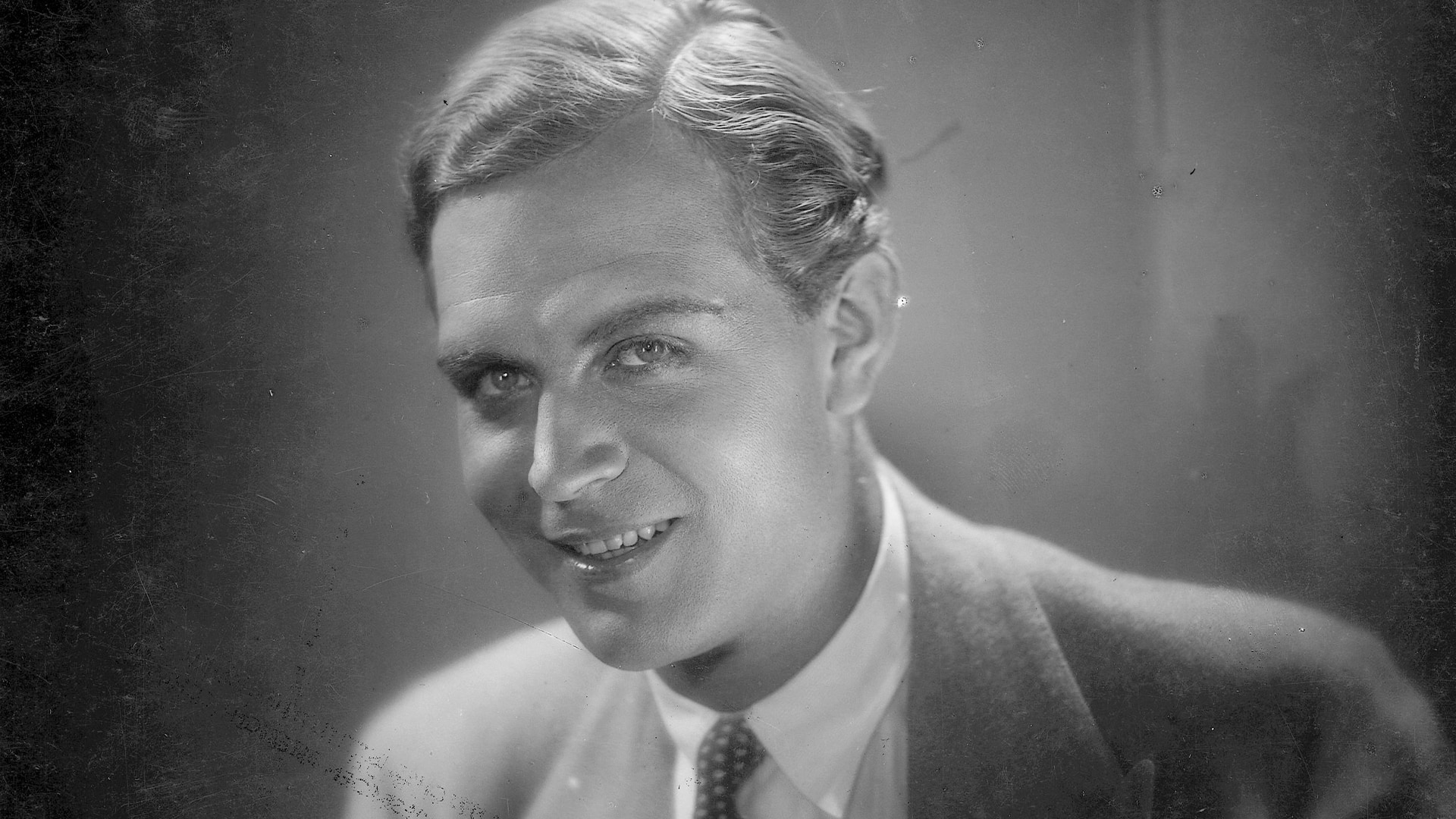 Opera Binasında Yangın görsel 2