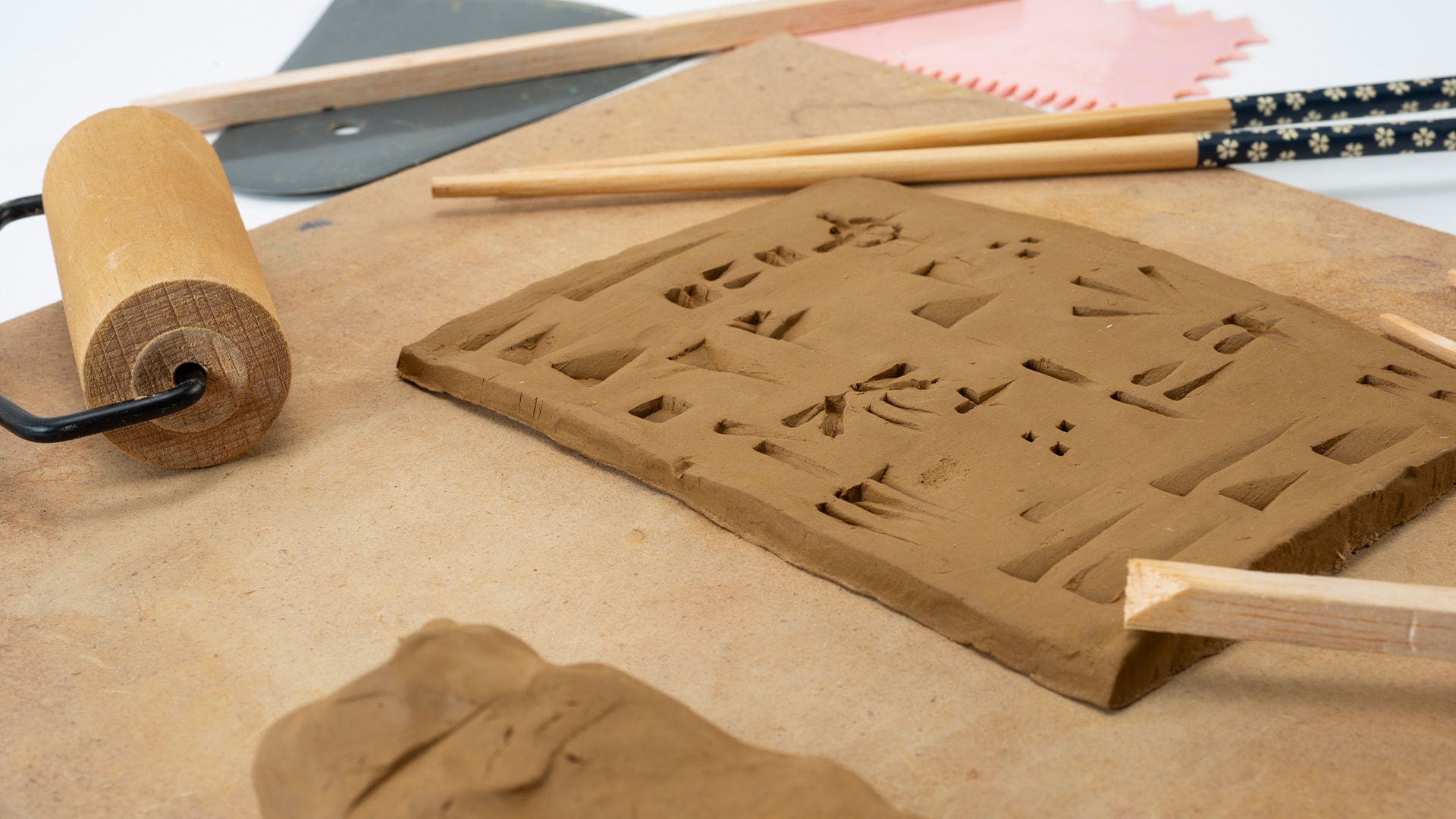  Çivi Yazısıyla Kil Tablet görsel 1