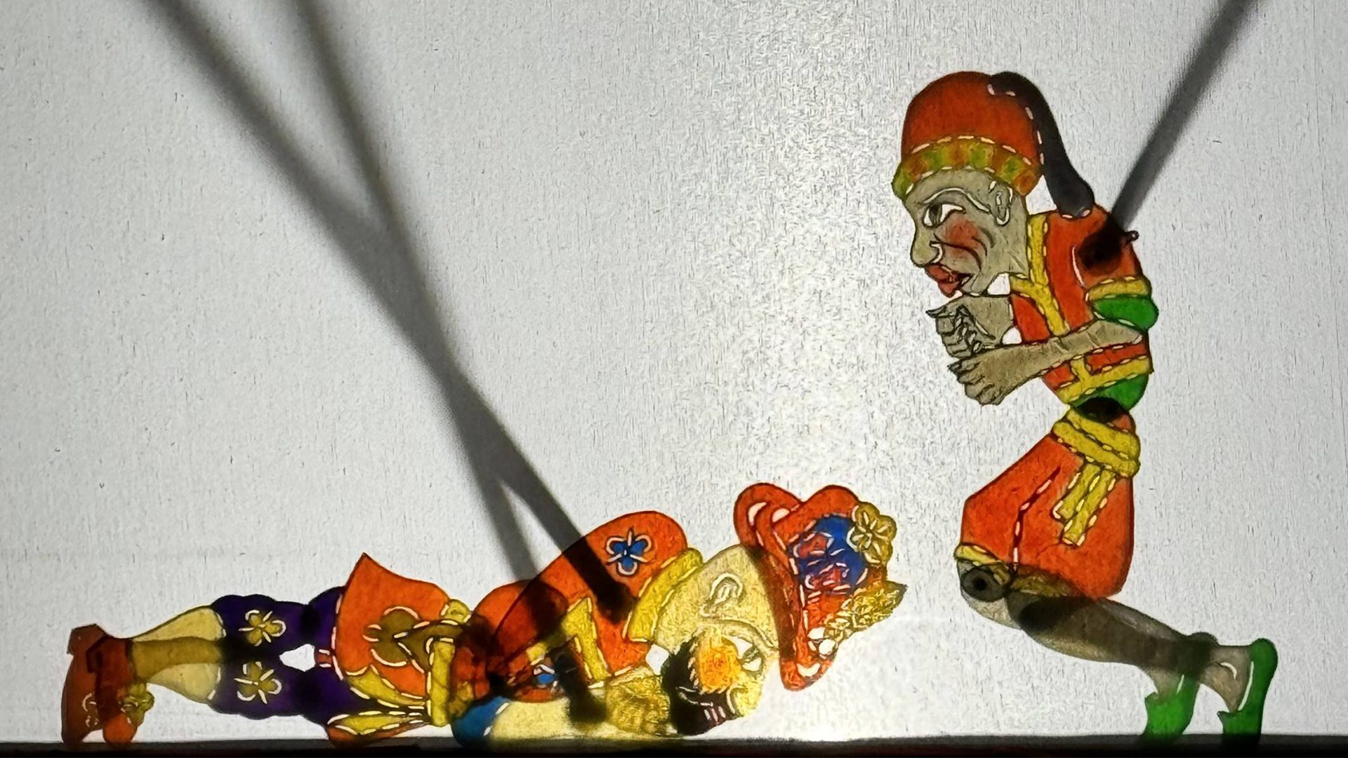 Küçük Eller, Büyük Gölgeler  görsel 3