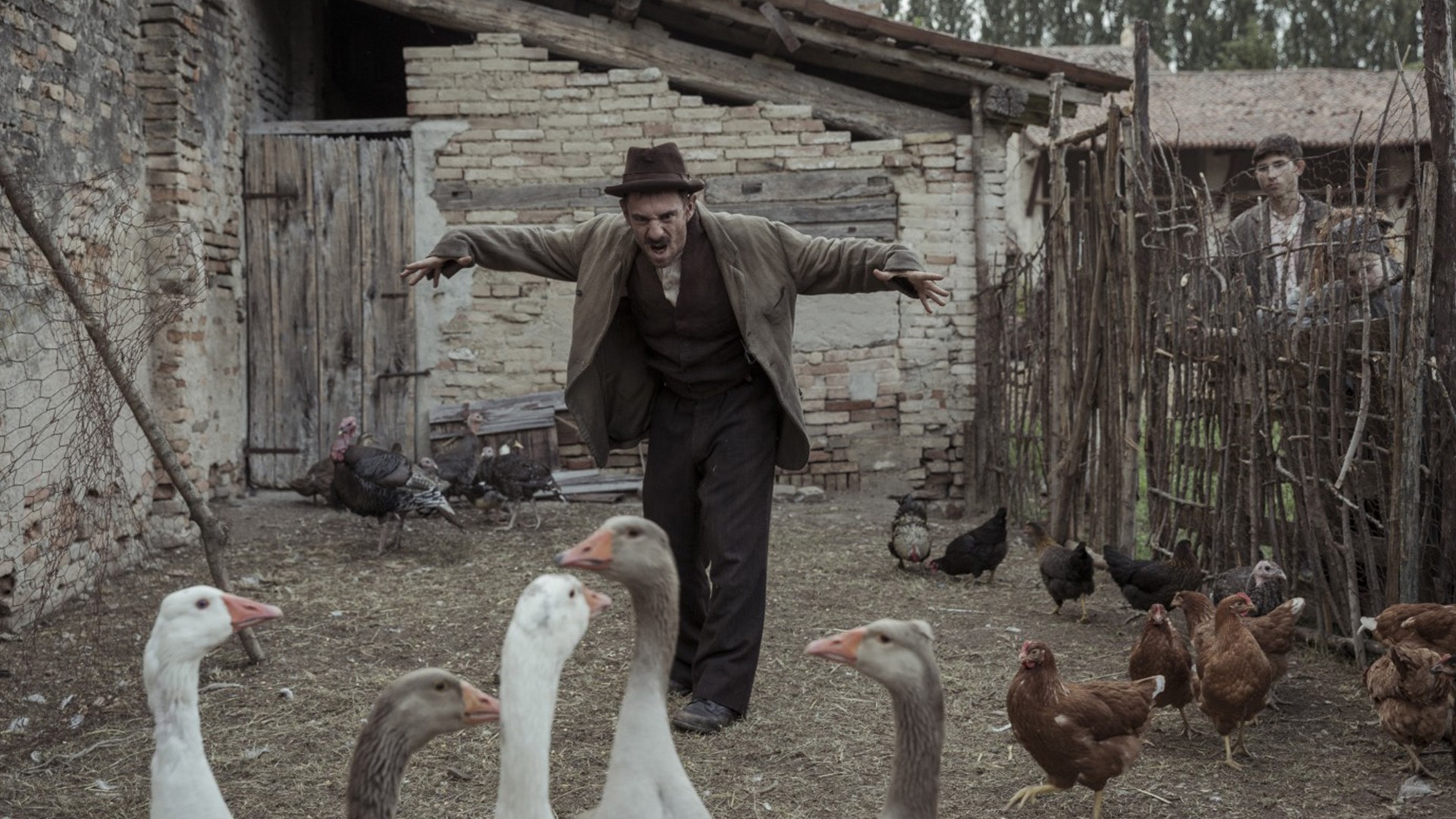 Saklanmak İstiyordum  görsel 1