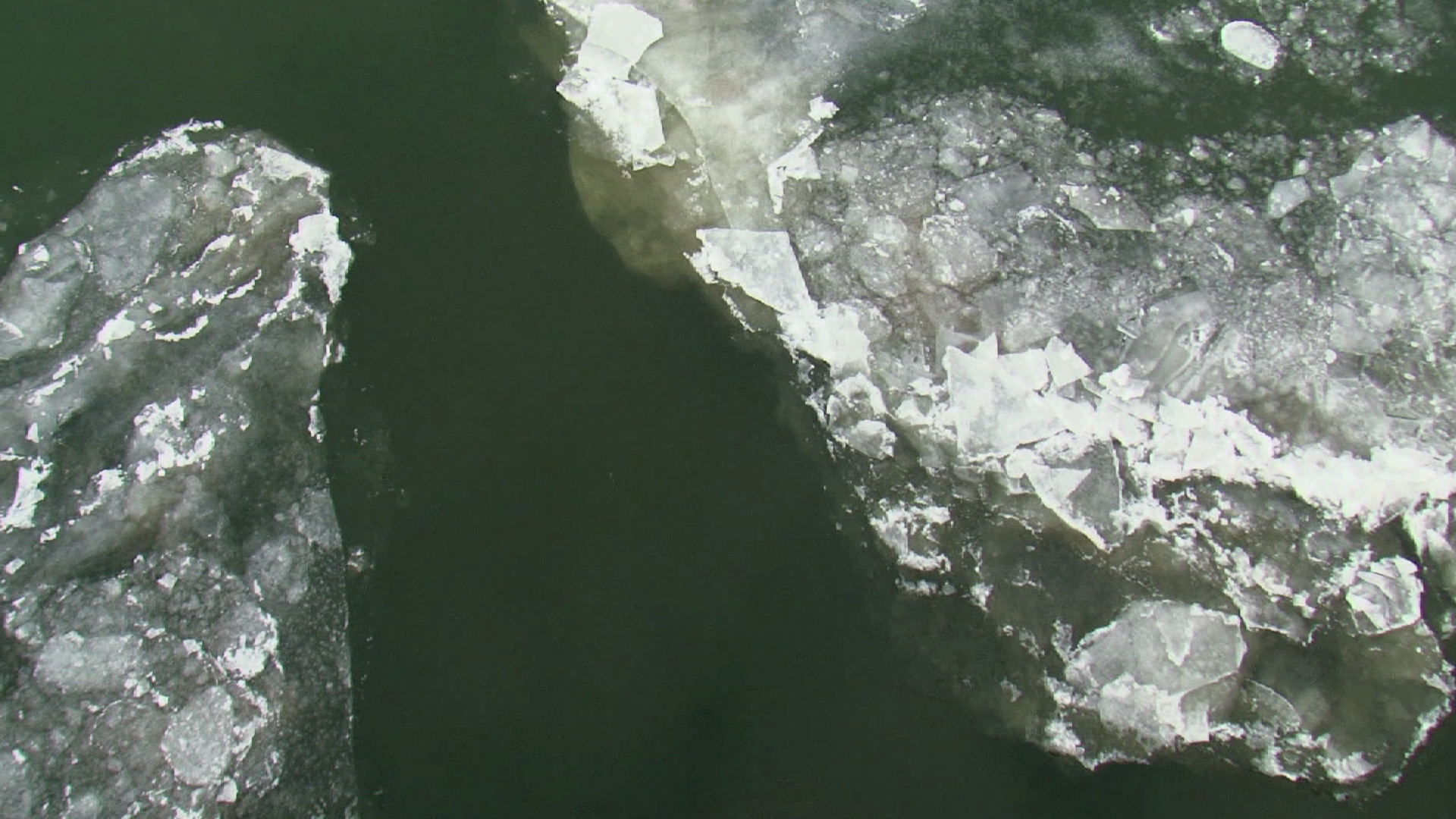 Bir Nokta ve Diğeri Arasında Sonsuz Bir Mesafe Görüyorum  görsel 1