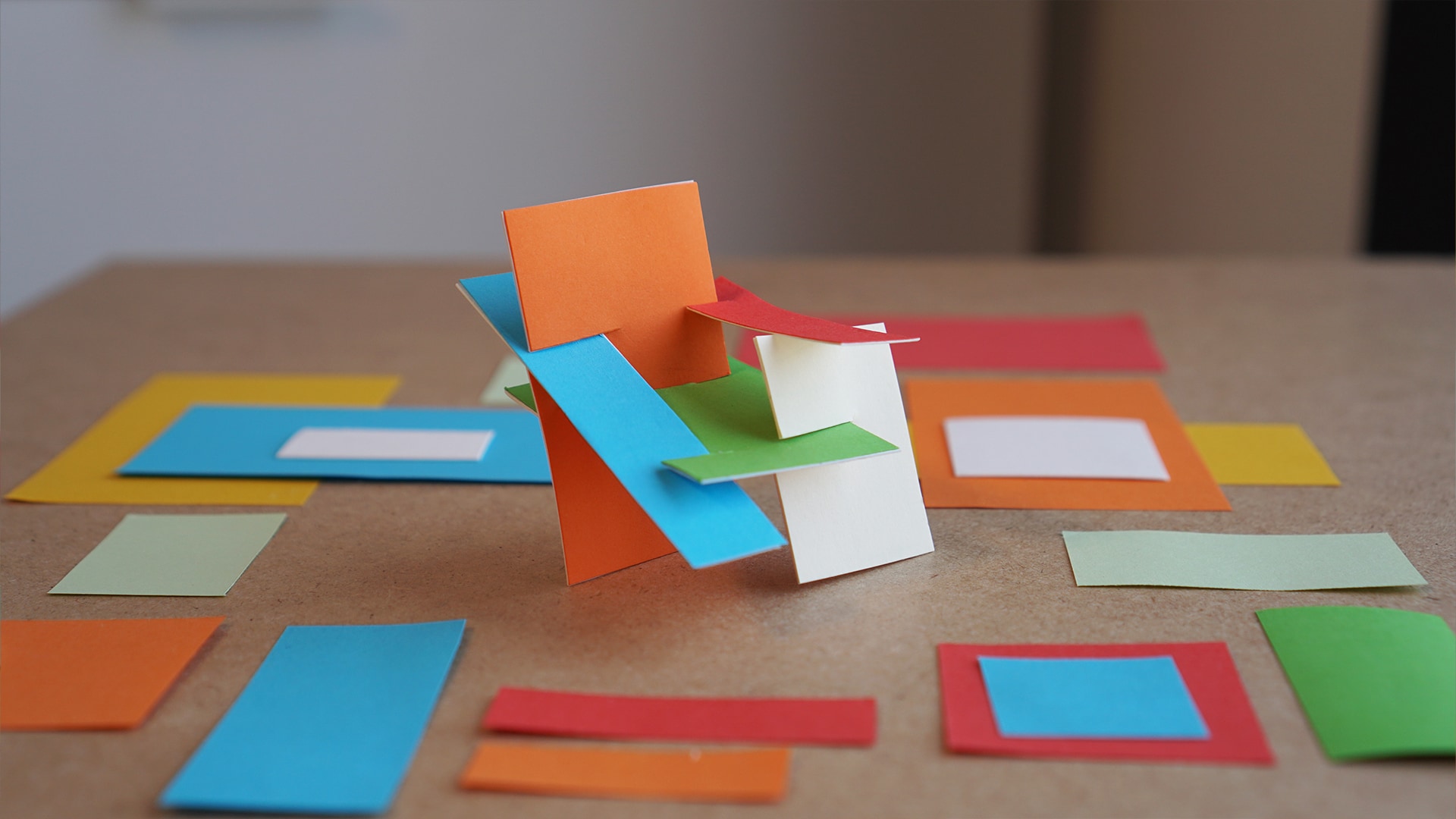 Kural Dışı Oturmak: Sandalye Tasarımı görsel 1