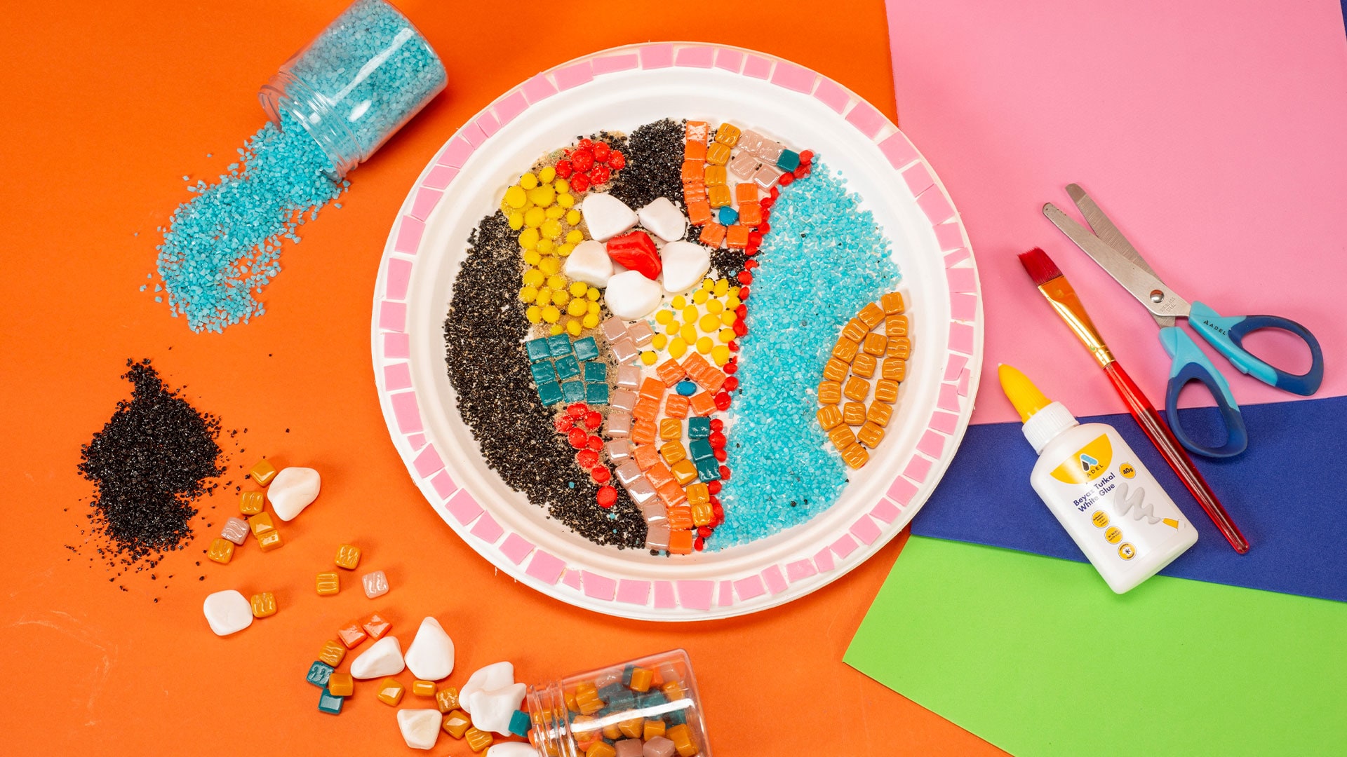 Parçacıklar Yan Yana: Mozaik görsel 0