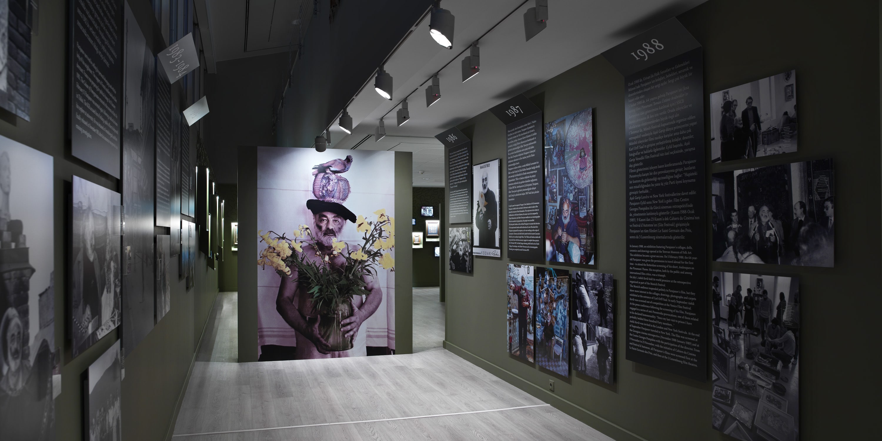 Parajanov <br> Sarkis ile galeri 9