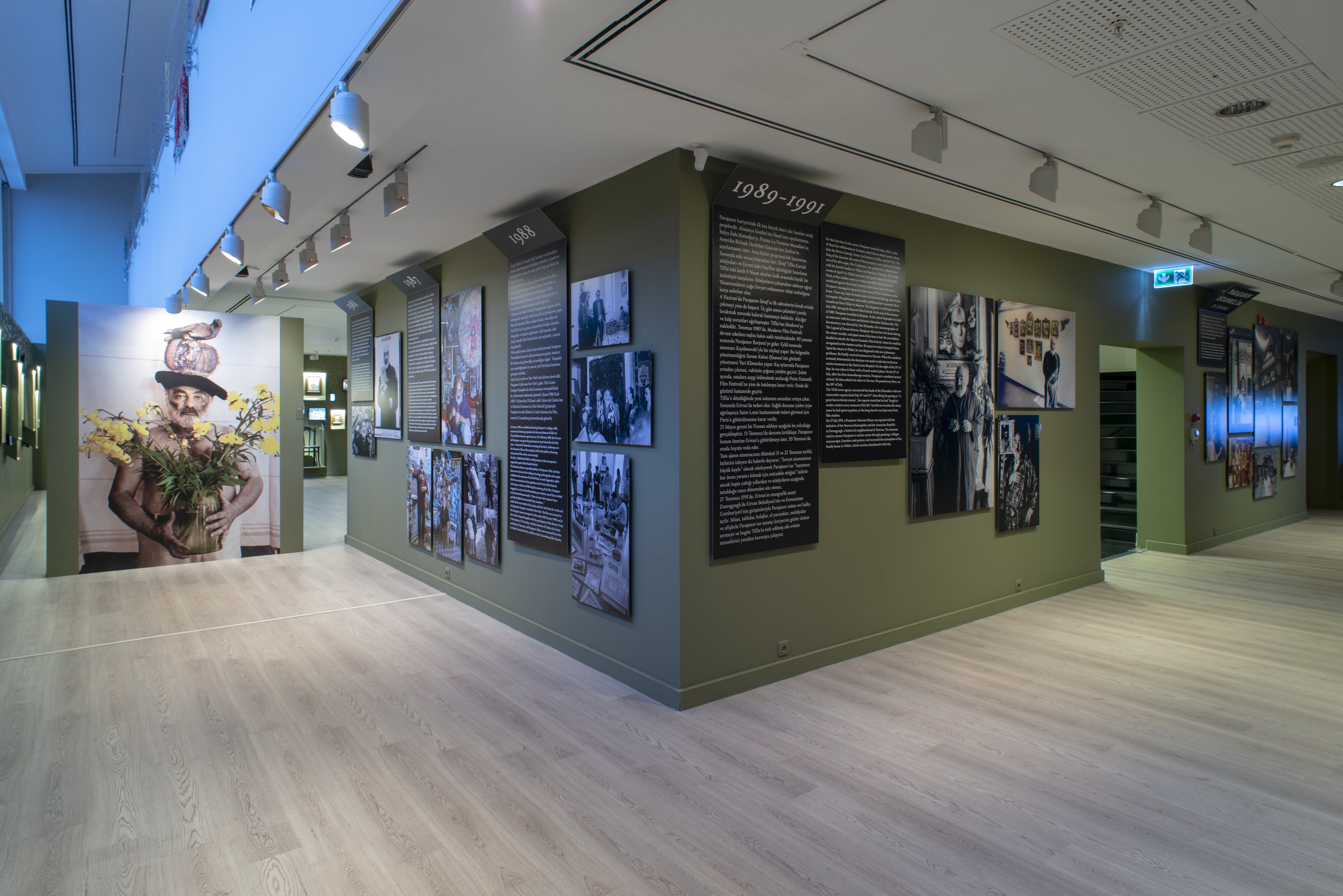 Parajanov <br> Sarkis ile galeri 22