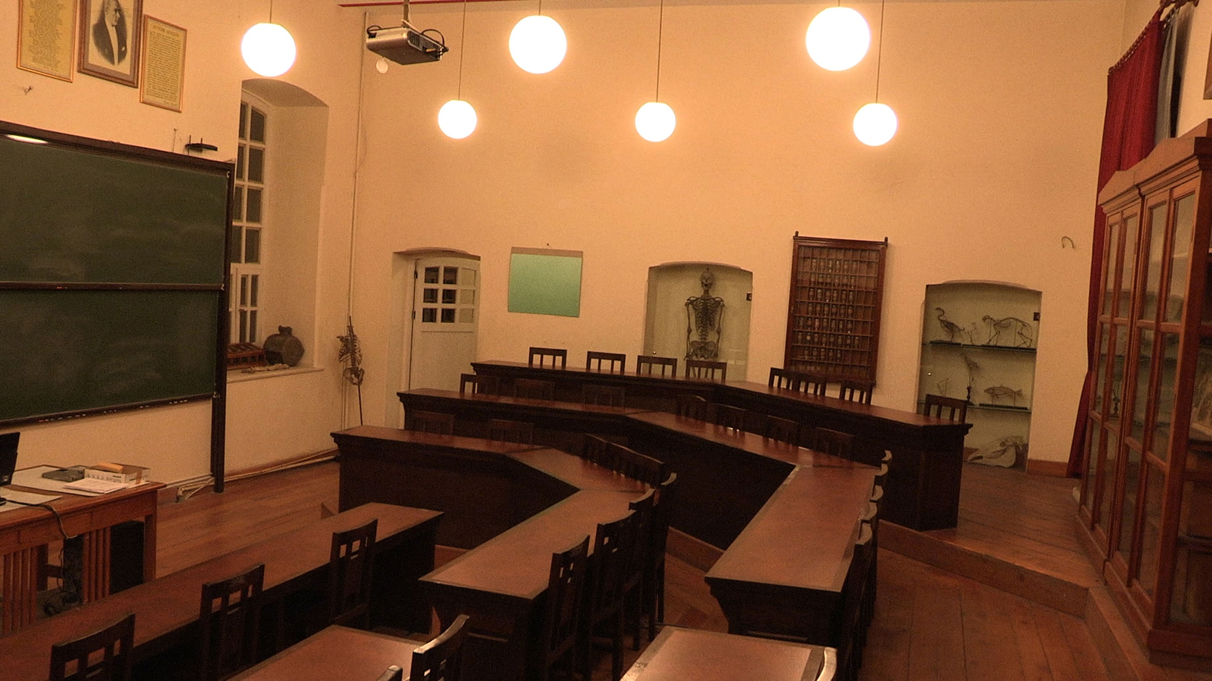 Mektep Meydan Galatasaray 