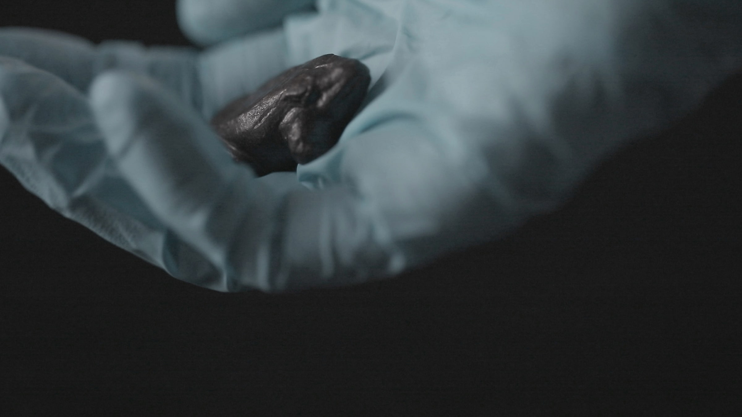 Tüm Zamanlara, Tüm Üzgün Taşlara