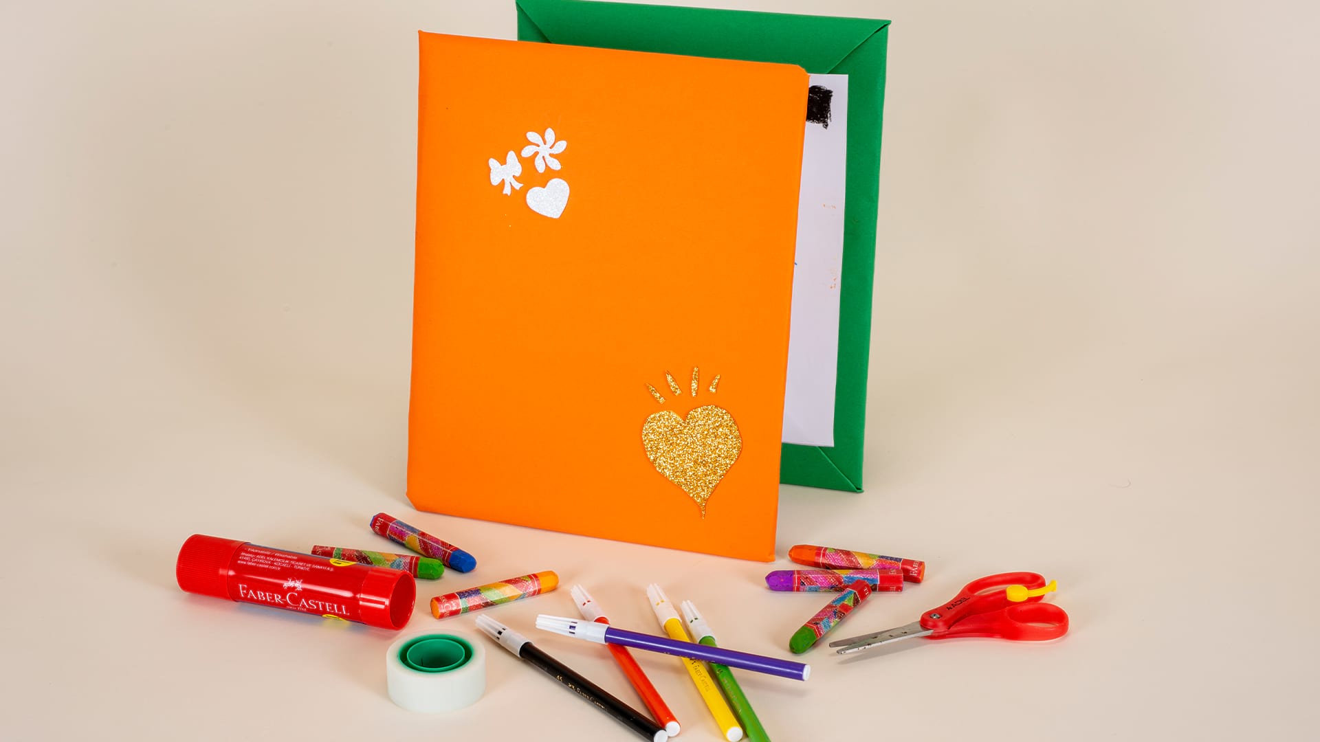 Anneler Günü’ne Özel Akordiyon Kitapçık Tasarımı