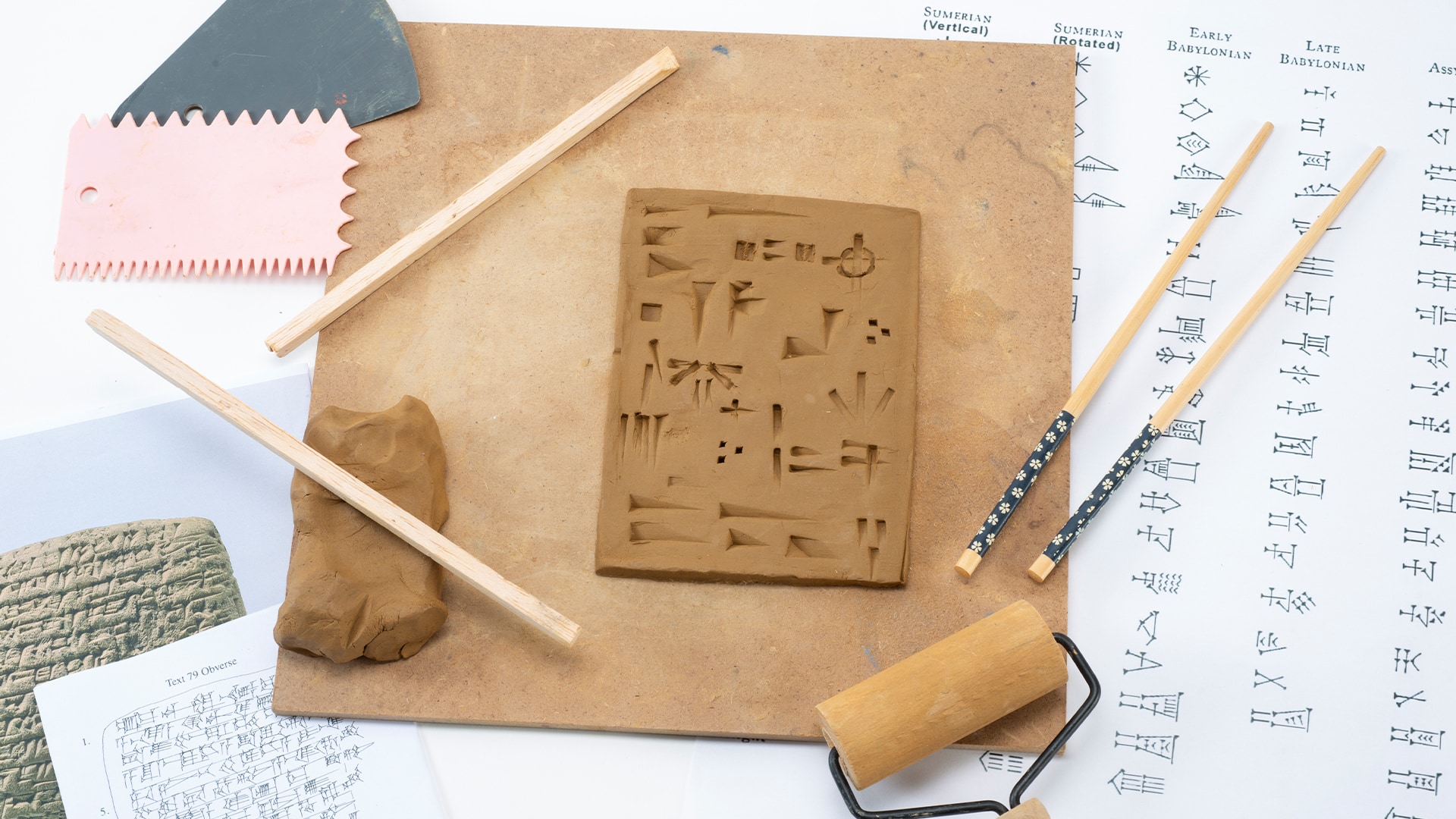  Çivi Yazısıyla Kil Tablet