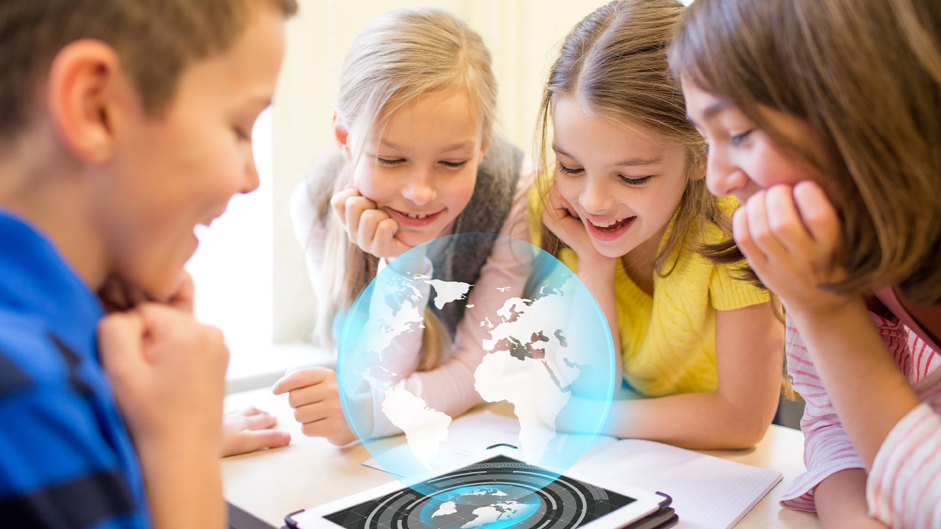 Geçmişten Geleceğe Yansımalar: Hologram